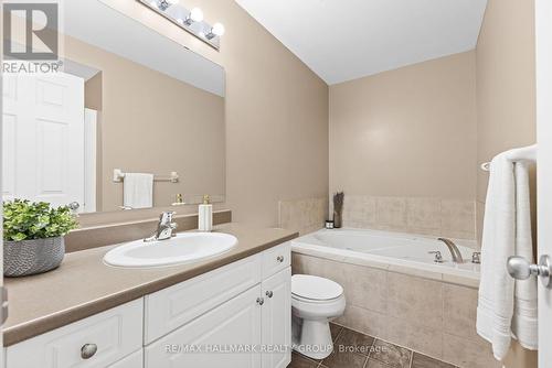 404 Wisteria Crescent, Ottawa, ON - Indoor Photo Showing Bathroom