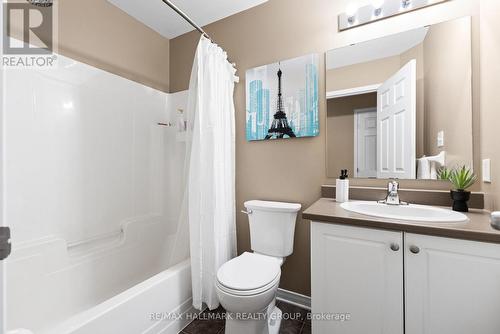 404 Wisteria Crescent, Ottawa, ON - Indoor Photo Showing Bathroom