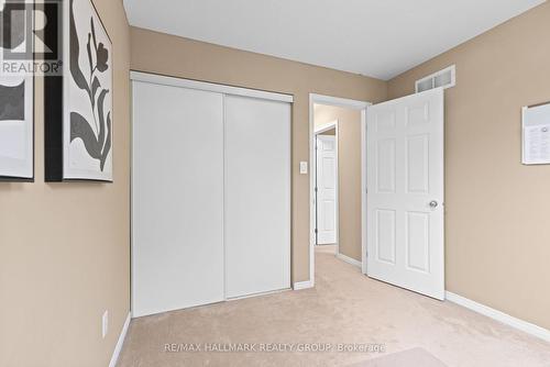 404 Wisteria Crescent, Ottawa, ON - Indoor Photo Showing Other Room