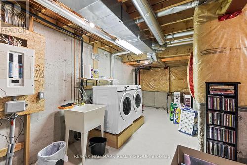 404 Wisteria Crescent, Ottawa, ON - Indoor Photo Showing Laundry Room