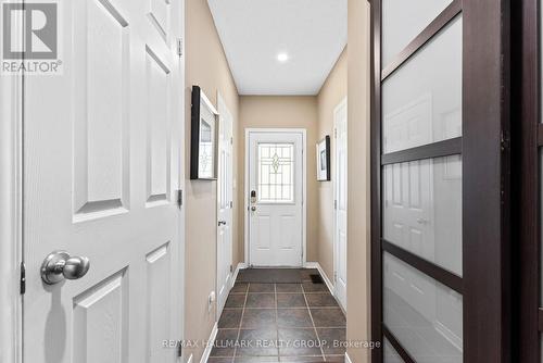 404 Wisteria Crescent, Ottawa, ON - Indoor Photo Showing Other Room