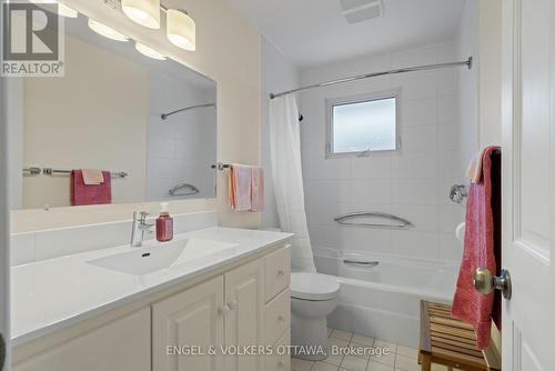 702 Dovercourt Avenue, Ottawa, ON - Indoor Photo Showing Bathroom