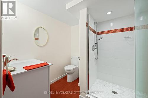 702 Dovercourt Avenue, Ottawa, ON - Indoor Photo Showing Bathroom