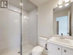 Primary bathroom - 