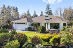 522 Cleek Close  Qualicum Beach, BC V9K 1E5