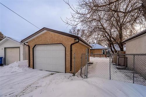 225 Melbourne Ave, Winnipeg, MB 