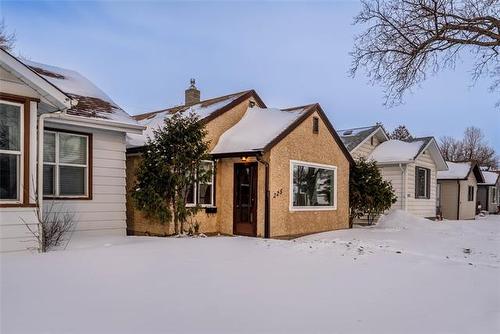 225 Melbourne Ave, Winnipeg, MB 