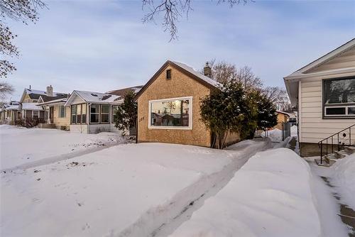 225 Melbourne Ave, Winnipeg, MB 
