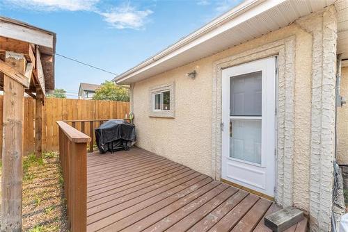 1159 Selkirk Ave, Winnipeg, MB 