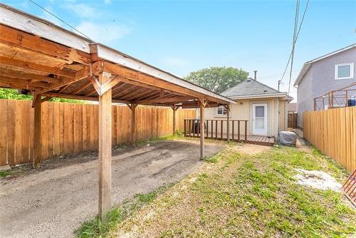 1159 Selkirk Ave, Winnipeg, MB 