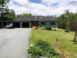 30 Terry Road  Windsor Junction, NS B2T 1G4