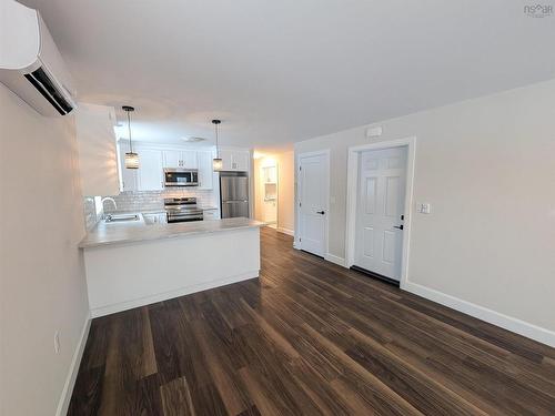 128 & 130 Renfrew Road, Hants, NS 