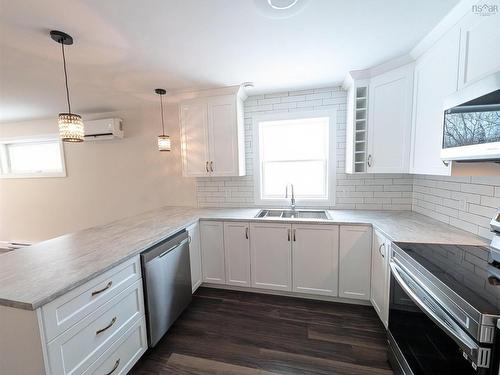 128 & 130 Renfrew Road, Hants, NS 