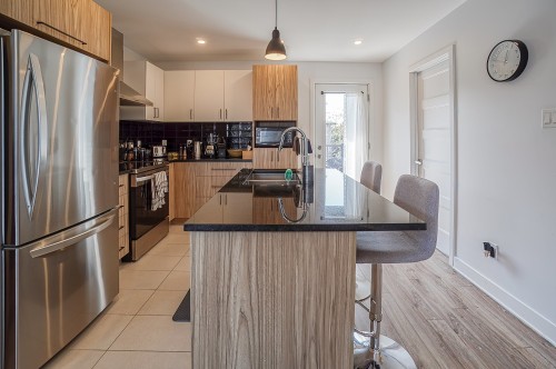 Dining Room - 556 Rue Brossard, La Prairie, QC - Indoor Photo Showing Kitchen