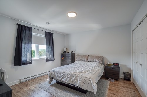 Bedroom - 556 Rue Brossard, La Prairie, QC - Indoor Photo Showing Bedroom