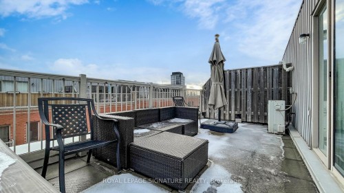 226-25 Turntable Crescent, Toronto, ON - Outdoor With Exterior