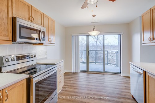 212-2085 Amherst Heights Drive, Burlington, ON - Indoor Photo Showing Kitchen