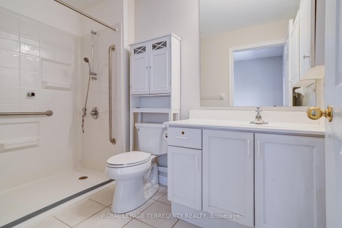 212-2085 Amherst Heights Drive, Burlington, ON - Indoor Photo Showing Bathroom