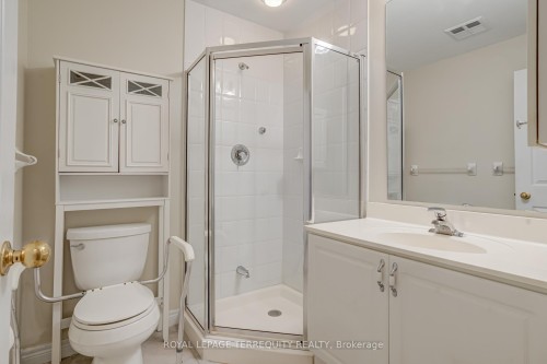 212-2085 Amherst Heights Drive, Burlington, ON - Indoor Photo Showing Bathroom