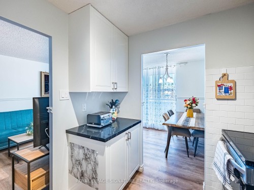 308-20 William Roe Boulevard, Newmarket, ON - Indoor