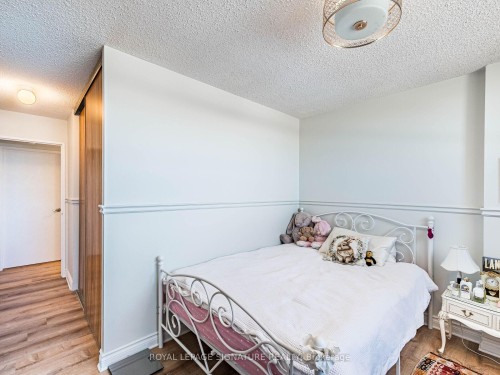 308-20 William Roe Boulevard, Newmarket, ON - Indoor Photo Showing Bedroom