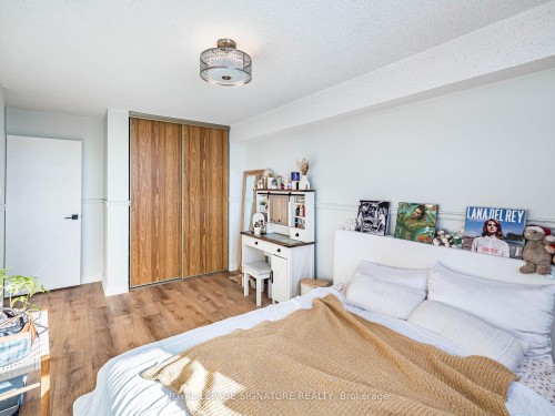 308-20 William Roe Boulevard, Newmarket, ON - Indoor Photo Showing Bedroom