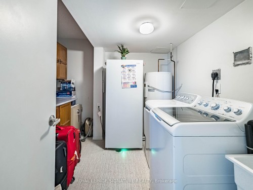 308-20 William Roe Boulevard, Newmarket, ON - Indoor Photo Showing Laundry Room