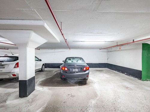 308-20 William Roe Boulevard, Newmarket, ON - Indoor Photo Showing Garage