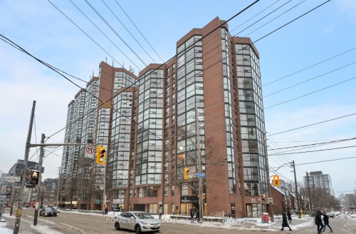903-725 King Street W, Toronto, ON - Outdoor With Facade