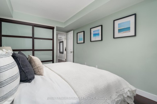 903-725 King Street W, Toronto, ON - Indoor Photo Showing Bedroom