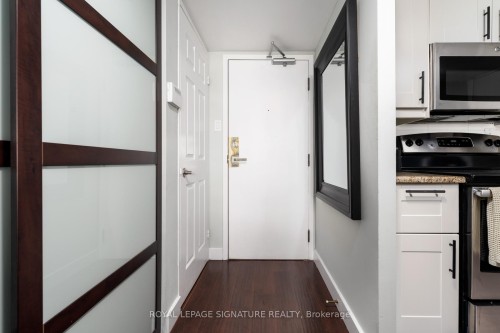 903-725 King Street W, Toronto, ON - Indoor Photo Showing Other Room