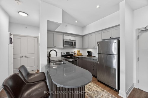 105-5 Greenwich Street, Barrie, ON - Indoor Photo Showing Kitchen With Double Sink
