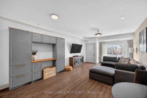 105-5 Greenwich Street, Barrie, ON - Indoor Photo Showing Living Room