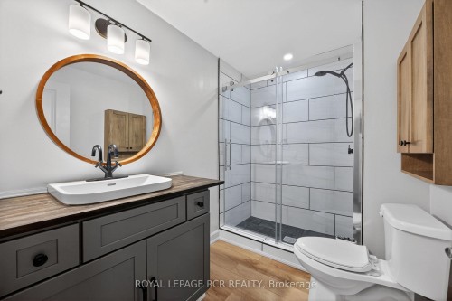 105-5 Greenwich Street, Barrie, ON - Indoor Photo Showing Bathroom