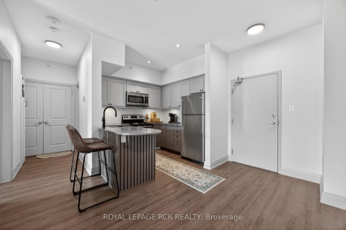 105-5 Greenwich Street, Barrie, ON - Indoor Photo Showing Kitchen