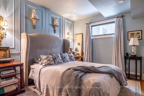 42 Melville Street, Hamilton, ON - Indoor Photo Showing Bedroom