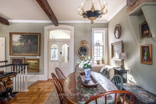42 Melville Street, Hamilton, ON - Indoor Photo Showing Dining Room