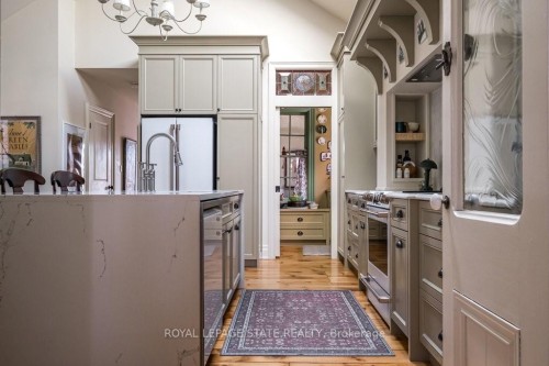 42 Melville Street, Hamilton, ON - Indoor