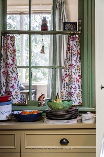 42 Melville Street, Hamilton, ON - Indoor Photo Showing Other Room