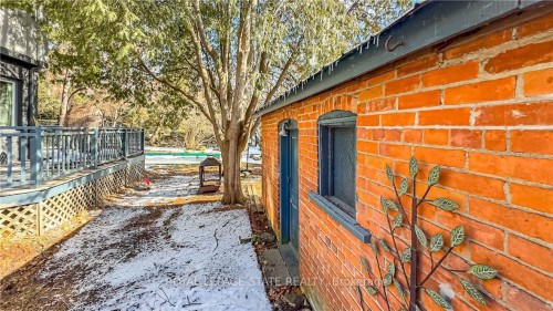 42 Melville Street, Hamilton, ON - Outdoor