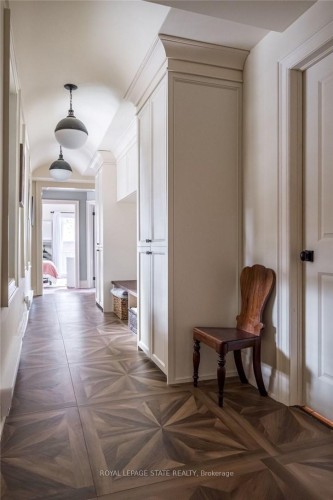 42 Melville Street, Hamilton, ON - Indoor Photo Showing Other Room