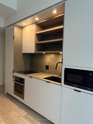 1001-55 Charles Street E, Toronto, ON - Indoor Photo Showing Kitchen