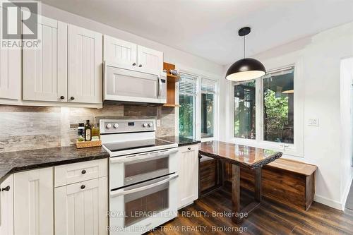 2353 Georgina Drive, Ottawa, ON - Indoor Photo Showing Kitchen