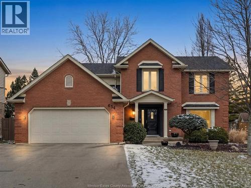 654 Primrose PLACE  St. Clair Beach, ON N8N 4C8