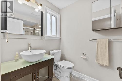 30 Lillico Drive, Ottawa, ON - Indoor Photo Showing Bathroom
