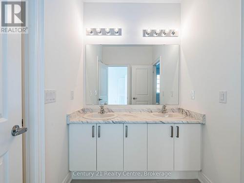 26 Hearn Street, Bradford West Gwillimbury, ON 