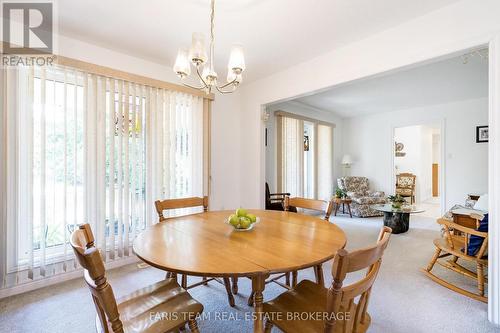21 Forest Hill Drive, Springwater, ON - Indoor Photo Showing Dining Room
