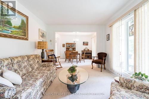 21 Forest Hill Drive, Springwater, ON - Indoor Photo Showing Living Room
