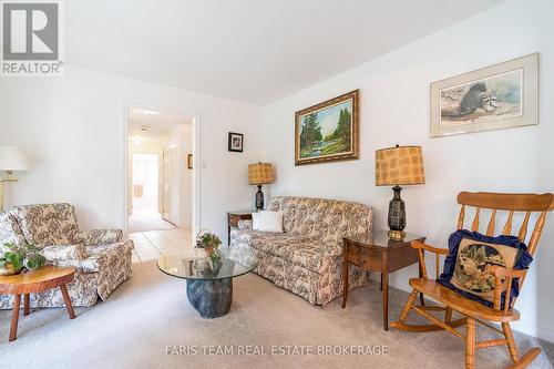 21 Forest Hill Drive, Springwater, ON - Indoor Photo Showing Living Room
