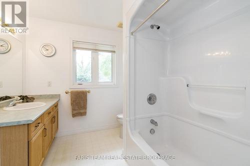 21 Forest Hill Drive, Springwater, ON - Indoor Photo Showing Bathroom